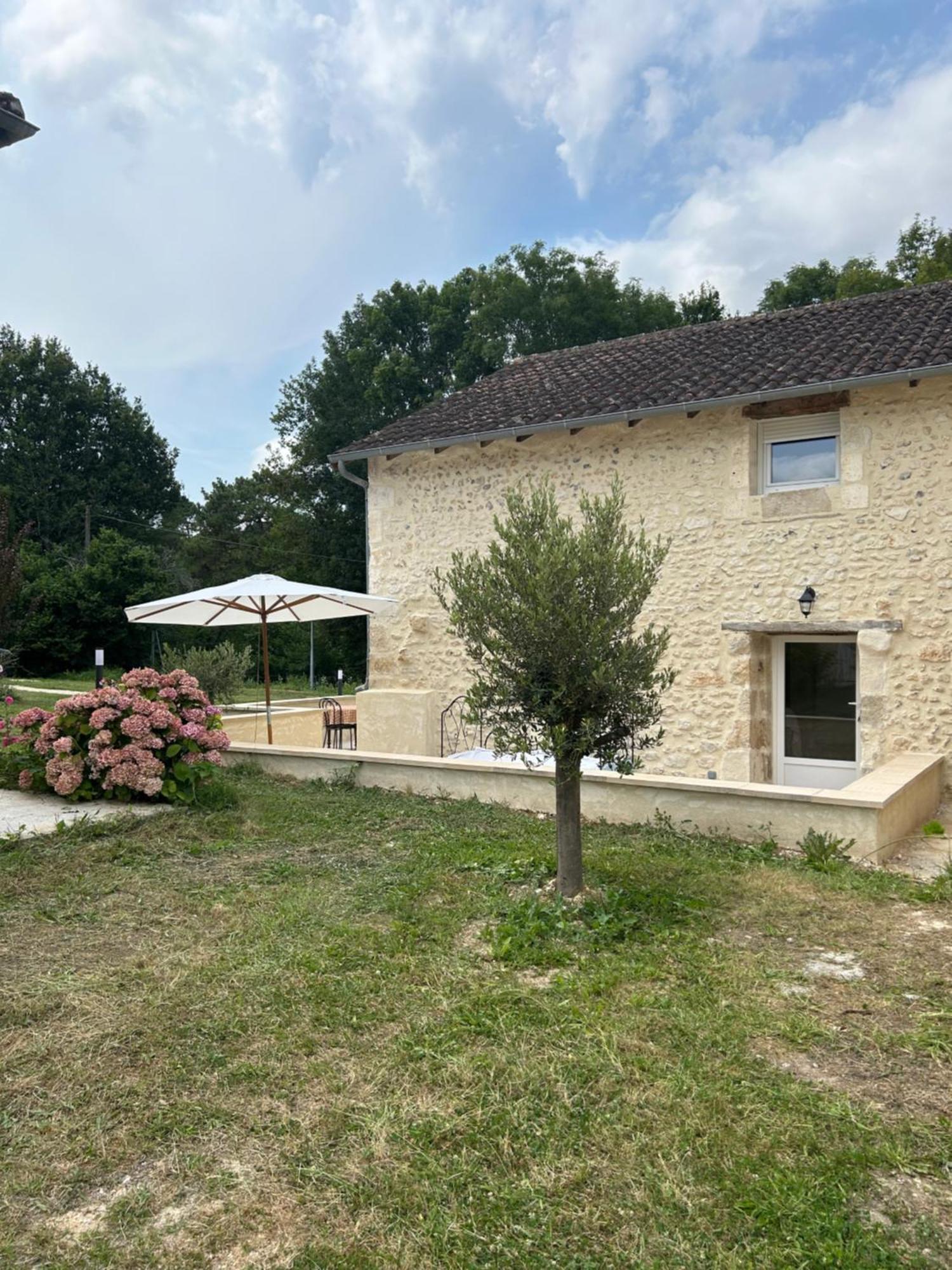 L Etable A Bois Vila Trélissac Exterior foto